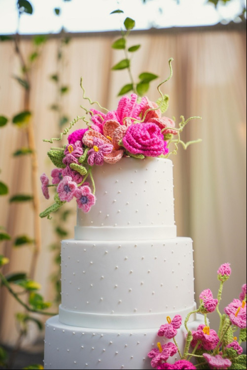 Mãe transforma tradição de crochê em decoração para o casamento da filha