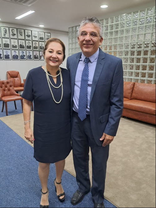 Um click da Ministra do TST Liana Chaib e Nelson Nery Costa na entrega do Colar do Mérito Judiciário no TJ /PI