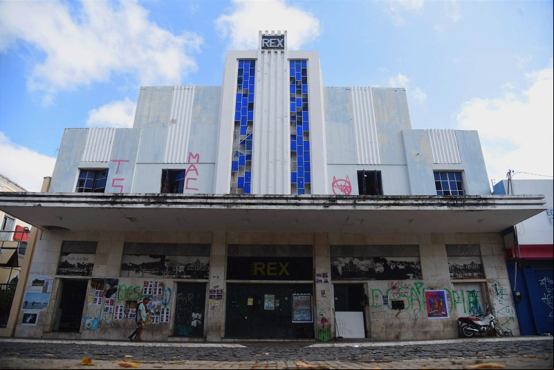 Cine Rex, símbolo do abandono do Centro. - (Assis Fernandes/ODIA)