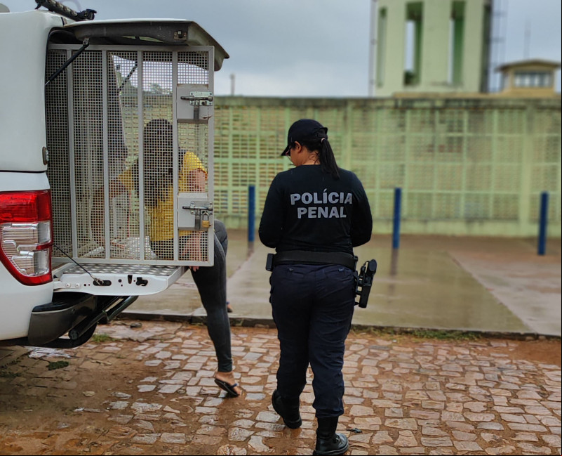 Mulher é presa ao tentar entrar com drogas nas partes íntimas na Cadeia de Altos