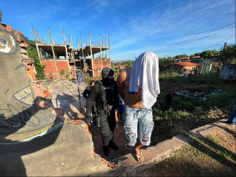 Operação Laje: prédio abandonado servia como sede de facção no Alto da Ressurreição