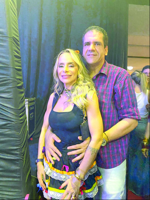Empresário André Gayoso e   esposa  Kirla Pontes, marcaram presença no badalado Arraiá do Nylbert no Finess Buffet, em clima de alegria e amor. - (Arquivo Pessoal)