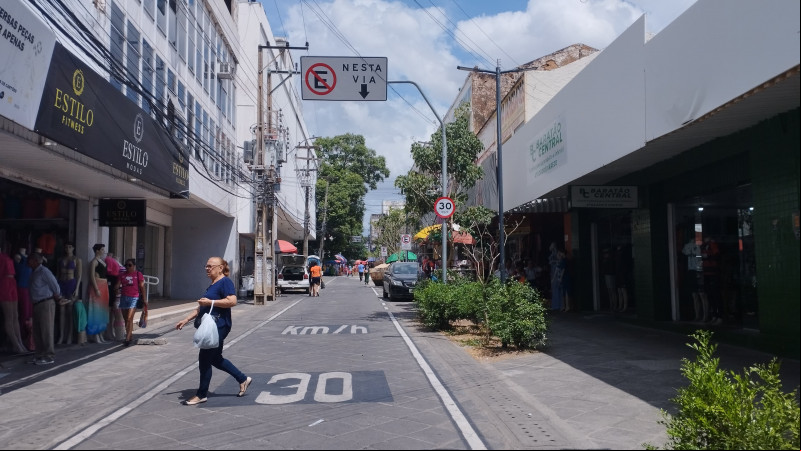 Funcionamento do comércio no Dia do Trabalhador: veja o que abre e fecha em Teresina