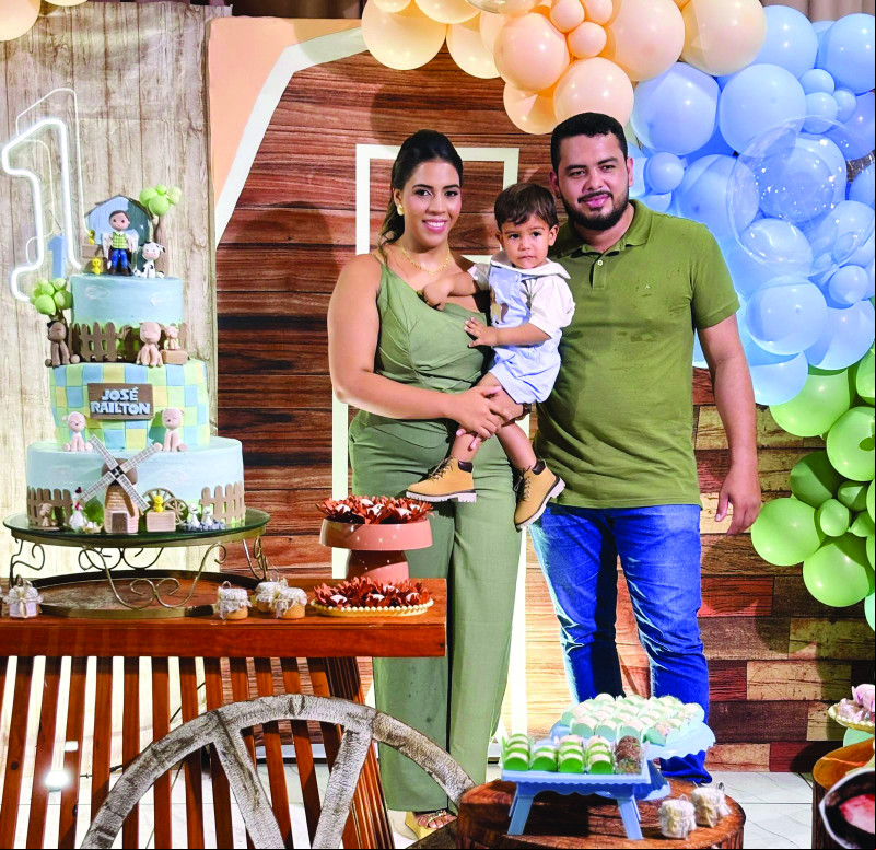 Com o tema Fazenda, José Railton, teve uma linda festa para festejar seu 1 aninho de vida, preparada pelos pais José Marcos e Giuliana Aráujo em churrascaria da cidade União. - (Arquivo Pessoal)