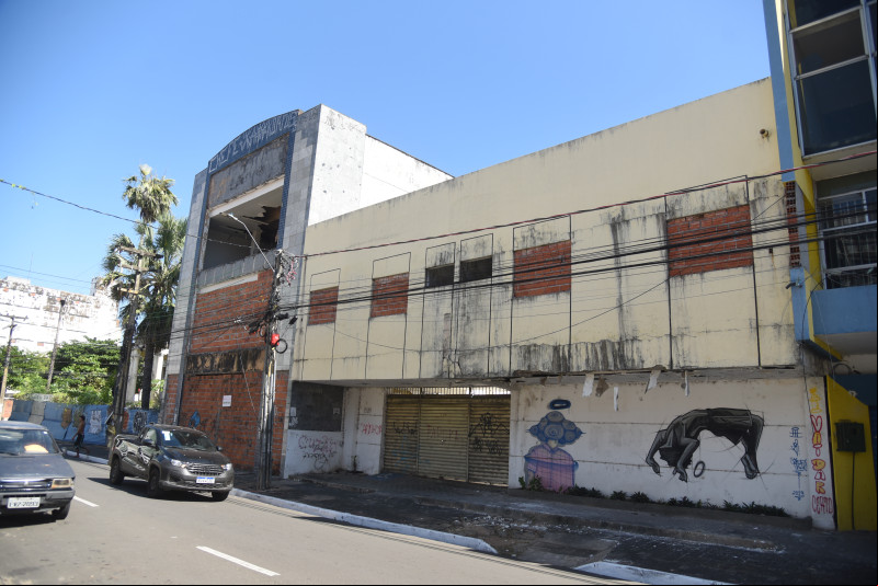 Prédios abandonados no centro de Teresina. - (Jailson Soares / O Dia)